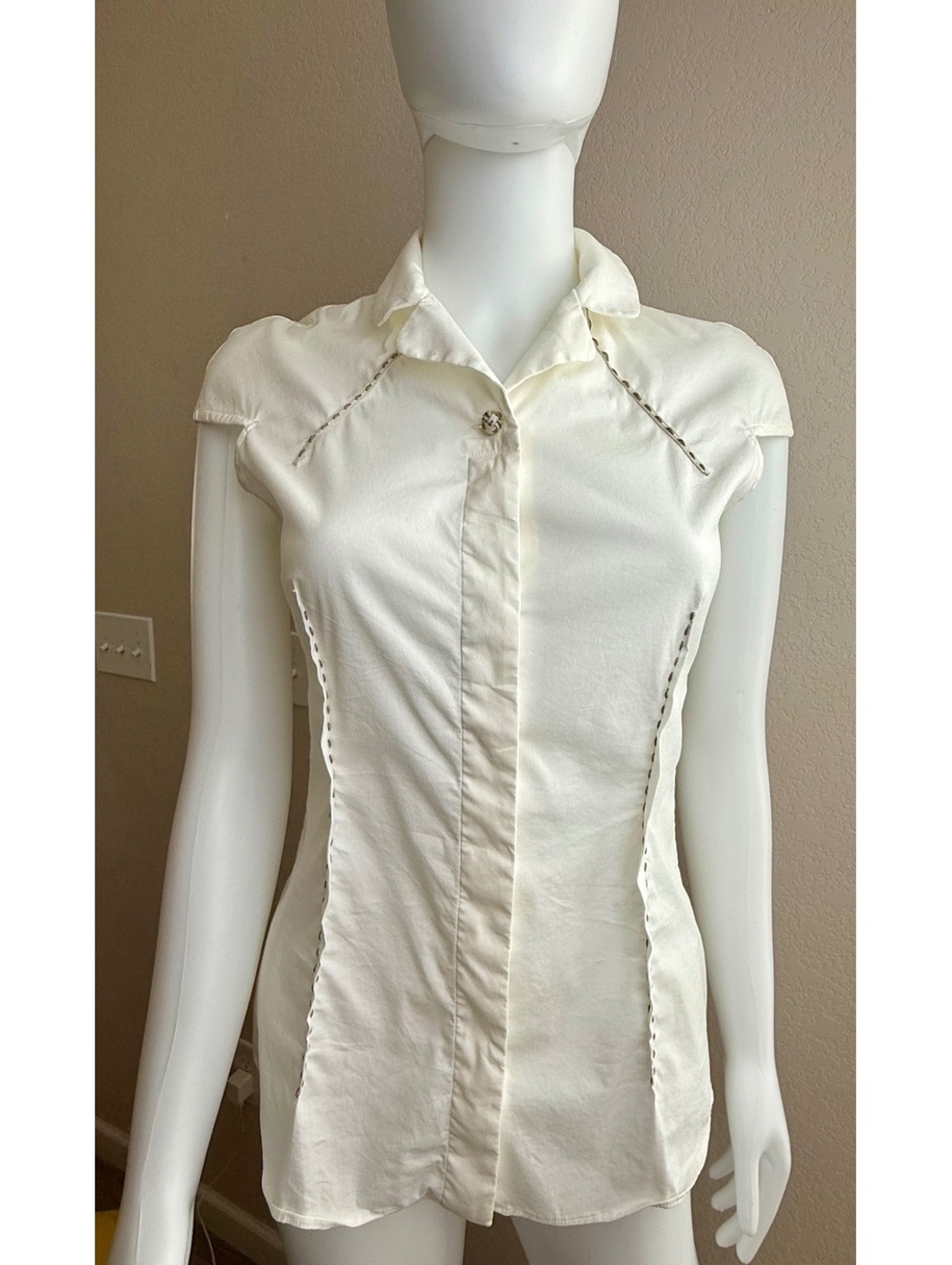 FENDI Button up cap sleeve Top Size 40 White
